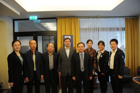 周其凤校长与中国驻波兰大使孙玉玺大使会见利用政府平台,优化合作