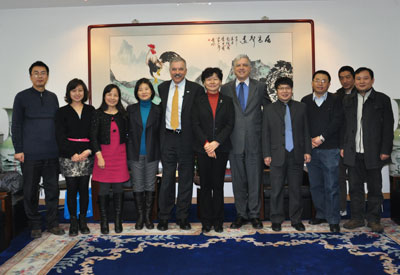 法大张桂林副校长会见美国印第安纳大学詹姆士·佩里教授以及国际城市