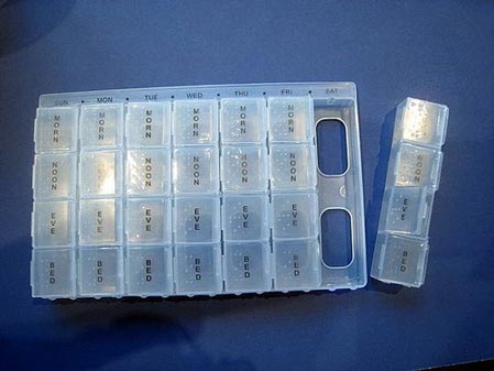 体贴的设计:美国超人性化药盒(组图)