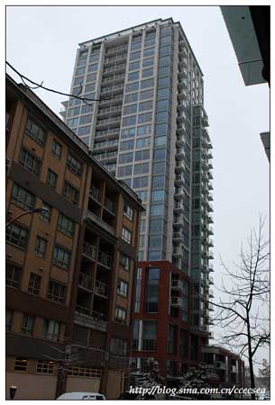 “千禧门”旁的建筑 “千禧门”旁的建筑