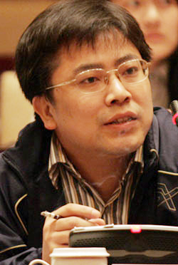 山东《齐鲁晚报》副总编辑胡忠华贺搜狐出国新版上线