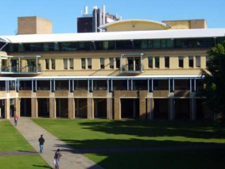 新南威尔士大学