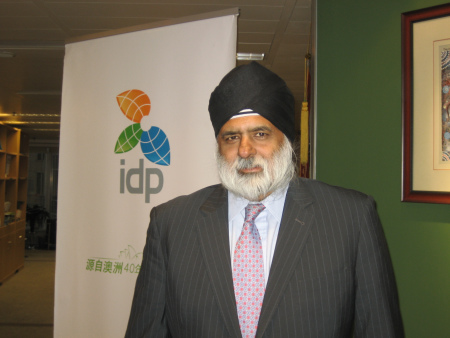 南澳大学的副校长兼教育艺术和社会科学院的副院长Pal Ahluwalia教授 南澳大学的副校长兼教育艺术和社会科学院的副院长Pal Ahluwalia教授
