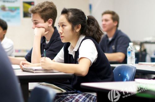 高二学生报读北京大学法国留学预科班都学哪些课程？